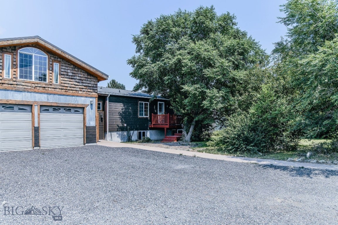 104 Meadowlark Lane