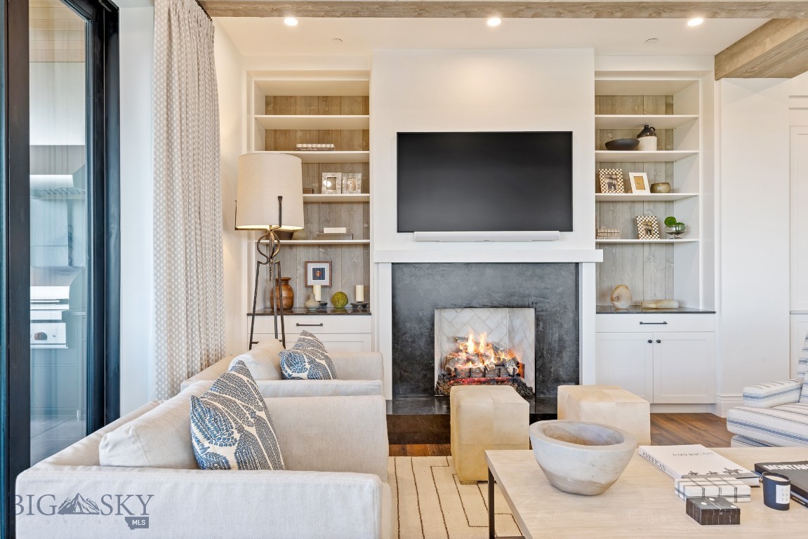 315 N Tracy Avenue 601