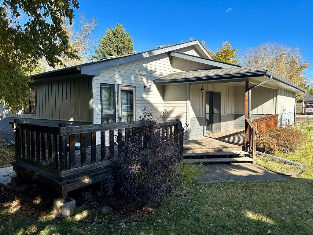 7 Flathead Avenue