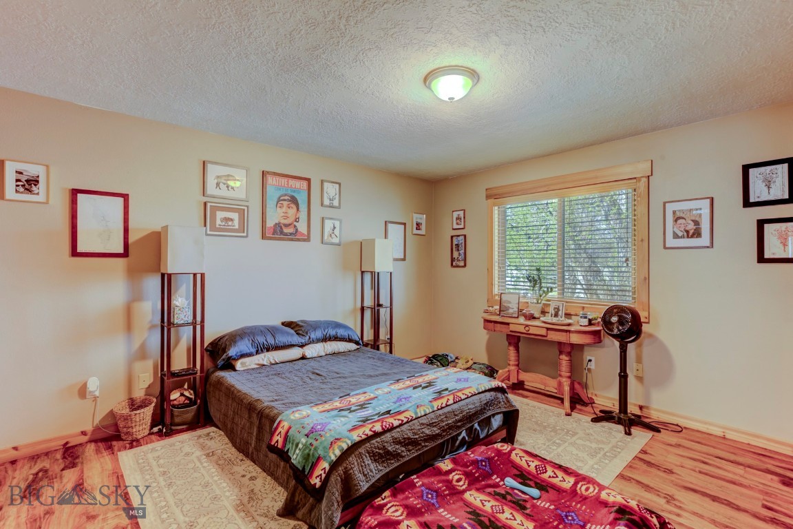 1816 S Rouse