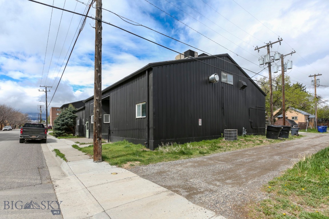 329 S B Street