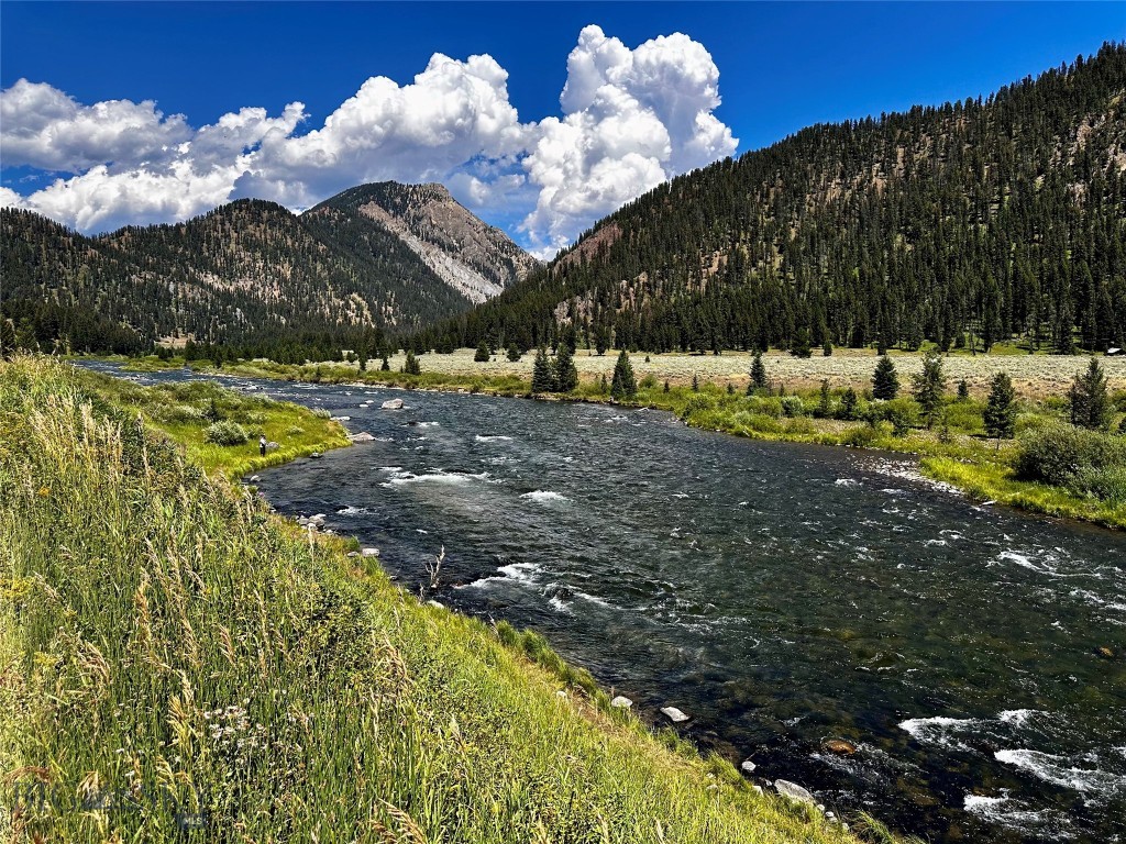 Sportsmans Paradise - Land