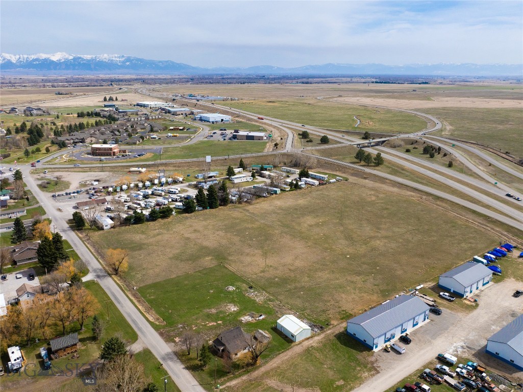 9230/TBD Wooden Shoe Lane