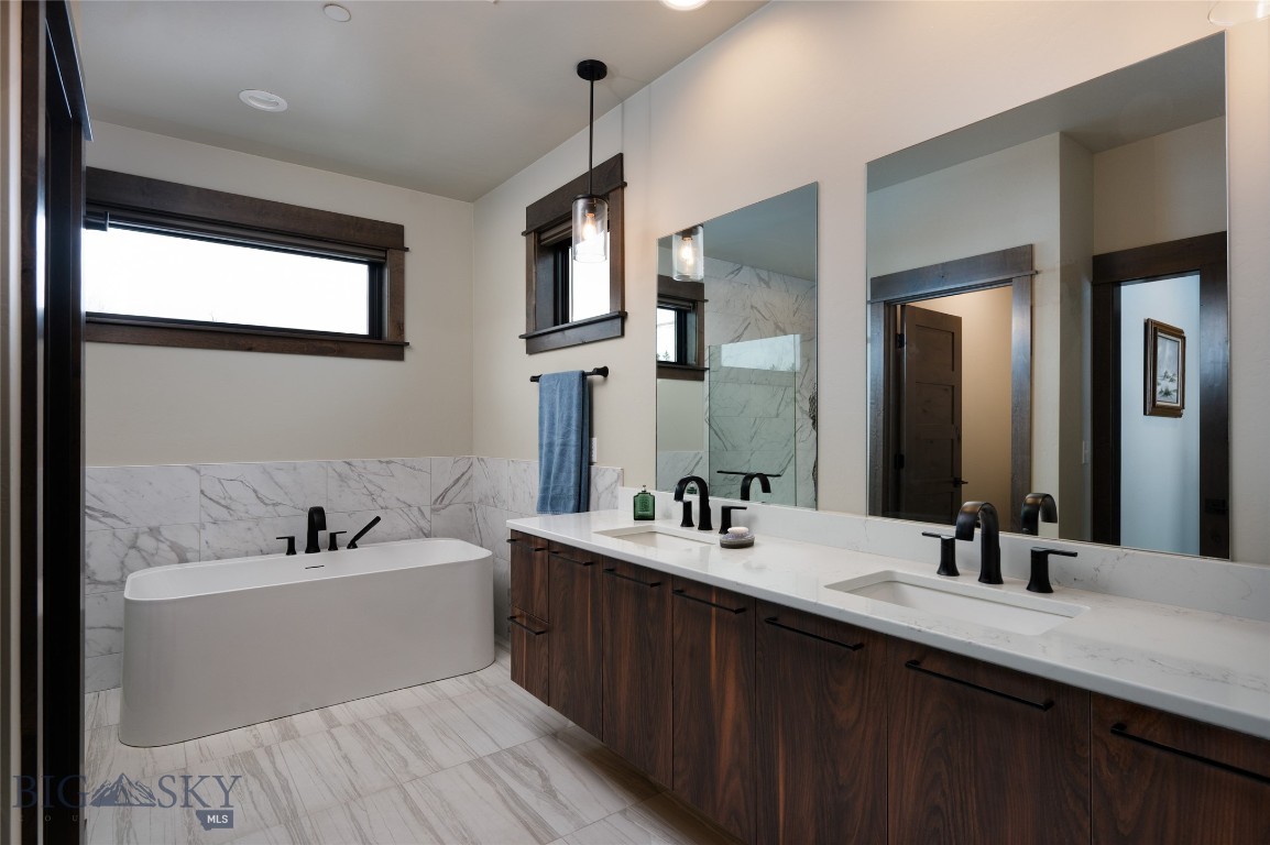 Bozeman, Montana 59718, United States, 4 Bedrooms Bedrooms, ,4 BathroomsBathrooms,Residential,Contingent,104121