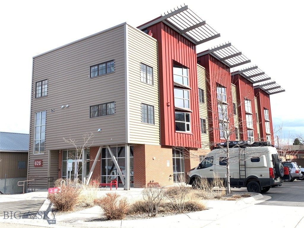 626 E Cottonwood 1