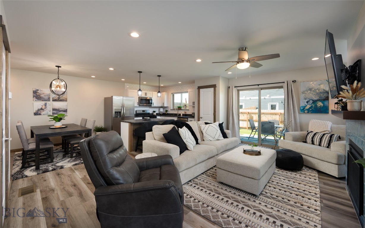 Cloverleaf Meadows - Residential