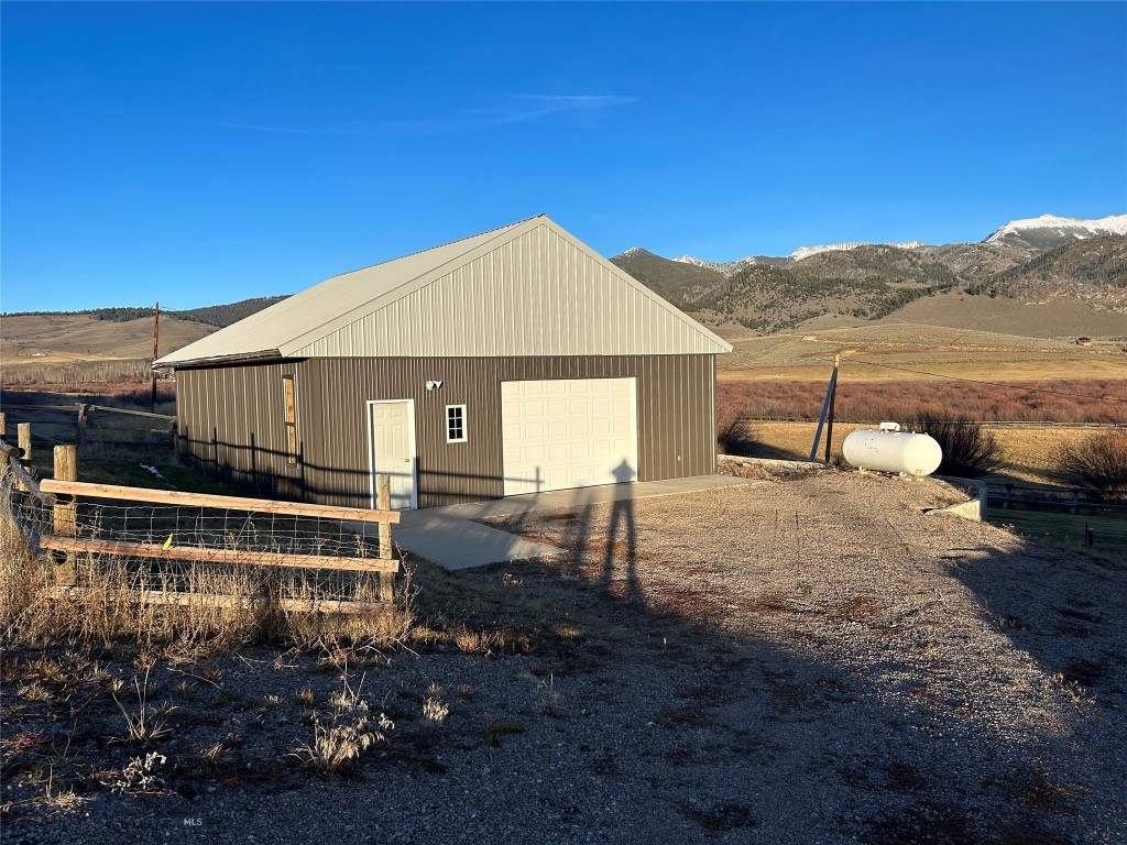 5 White Creek