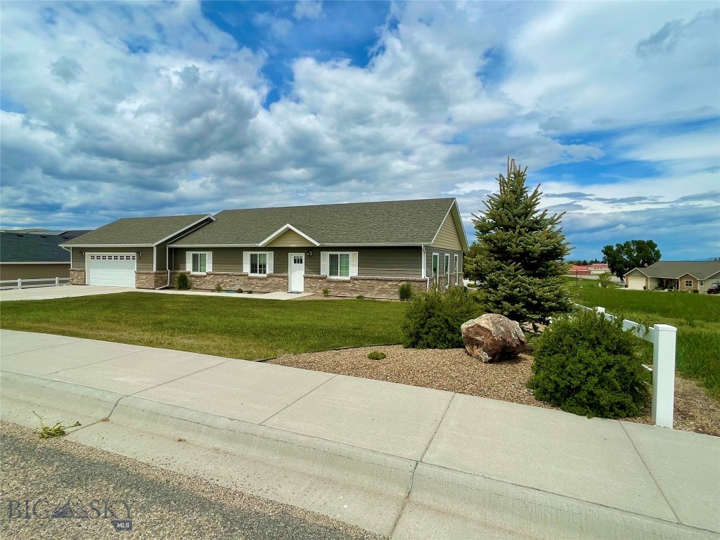 121 Ridge Court