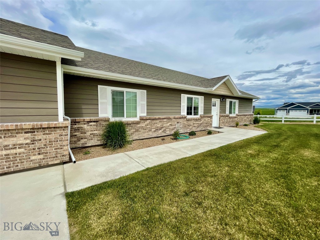 121 Ridge Court