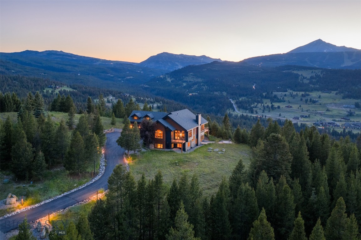 285 Majestic Peaks