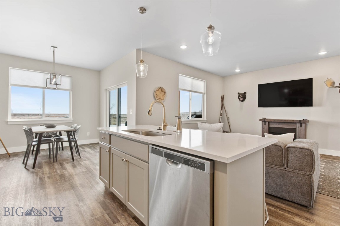 Bozeman, Montana 59718, United States, 3 Bedrooms Bedrooms, ,2 BathroomsBathrooms,Residential,Active,152559