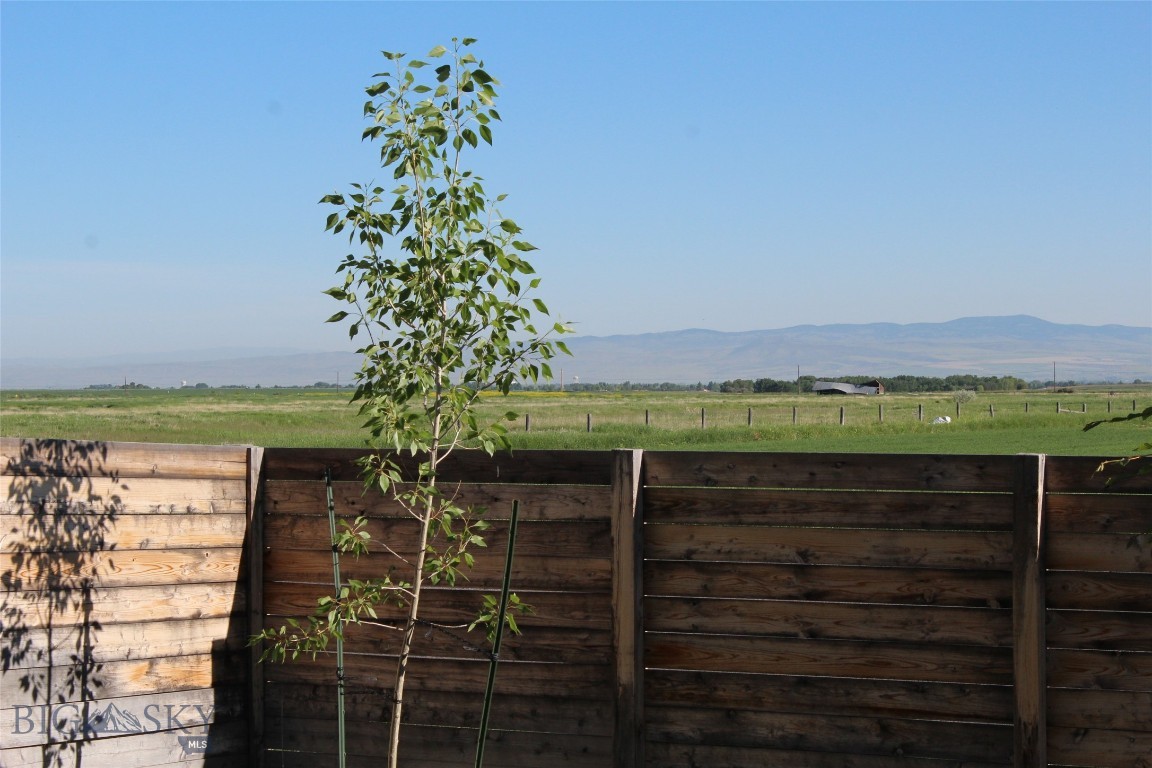 Bozeman, Montana 59718, United States, 3 Bedrooms Bedrooms, ,2 BathroomsBathrooms,Residential,Active,152559