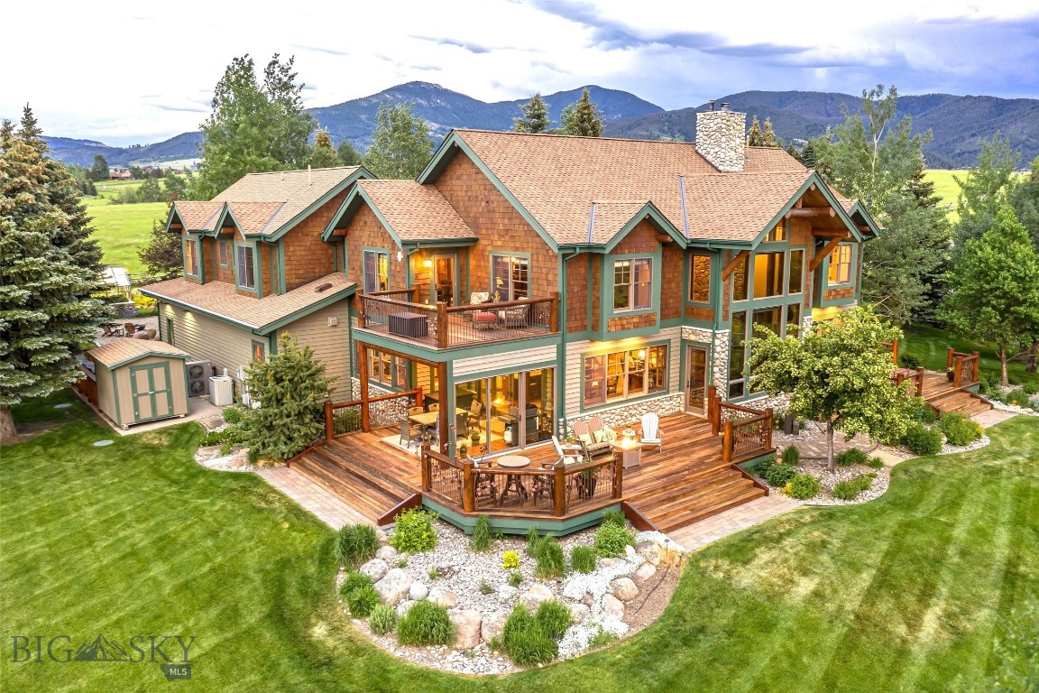 390 Hayrake Lane