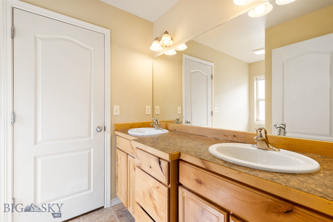 Belgrade, Montana 59714, United States, 3 Bedrooms Bedrooms, ,3 BathroomsBathrooms,Residential,Pending,208539