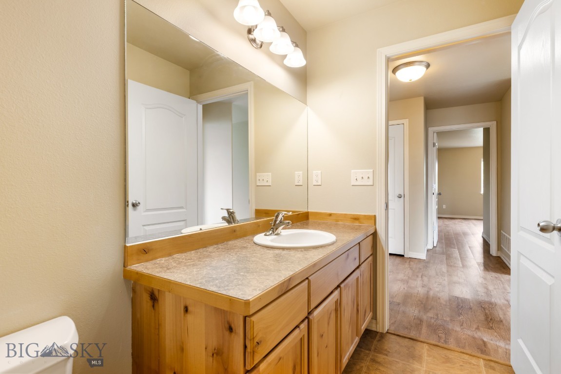 Belgrade, Montana 59714, United States, 3 Bedrooms Bedrooms, ,3 BathroomsBathrooms,Residential,Pending,208539