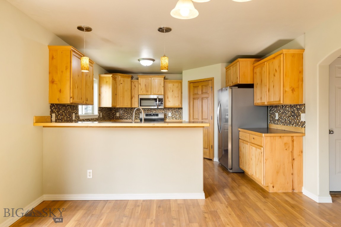 Belgrade, Montana 59714, United States, 3 Bedrooms Bedrooms, ,3 BathroomsBathrooms,Residential,Pending,208539