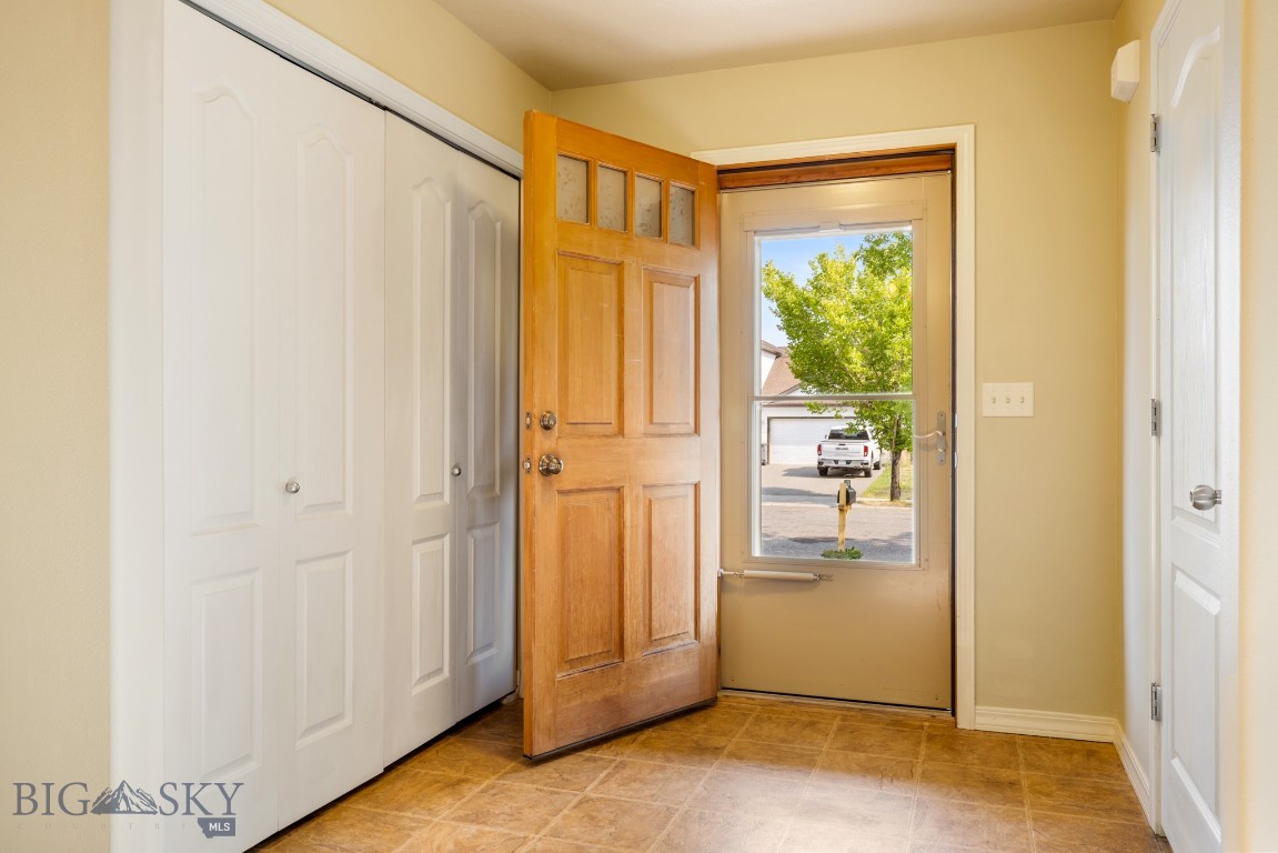 Belgrade, Montana 59714, United States, 3 Bedrooms Bedrooms, ,3 BathroomsBathrooms,Residential,Pending,208539