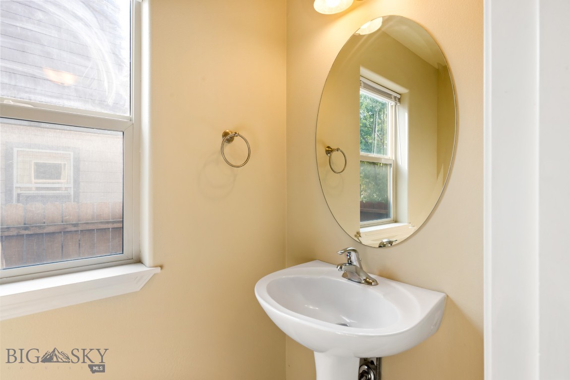 Belgrade, Montana 59714, United States, 3 Bedrooms Bedrooms, ,3 BathroomsBathrooms,Residential,Pending,208539