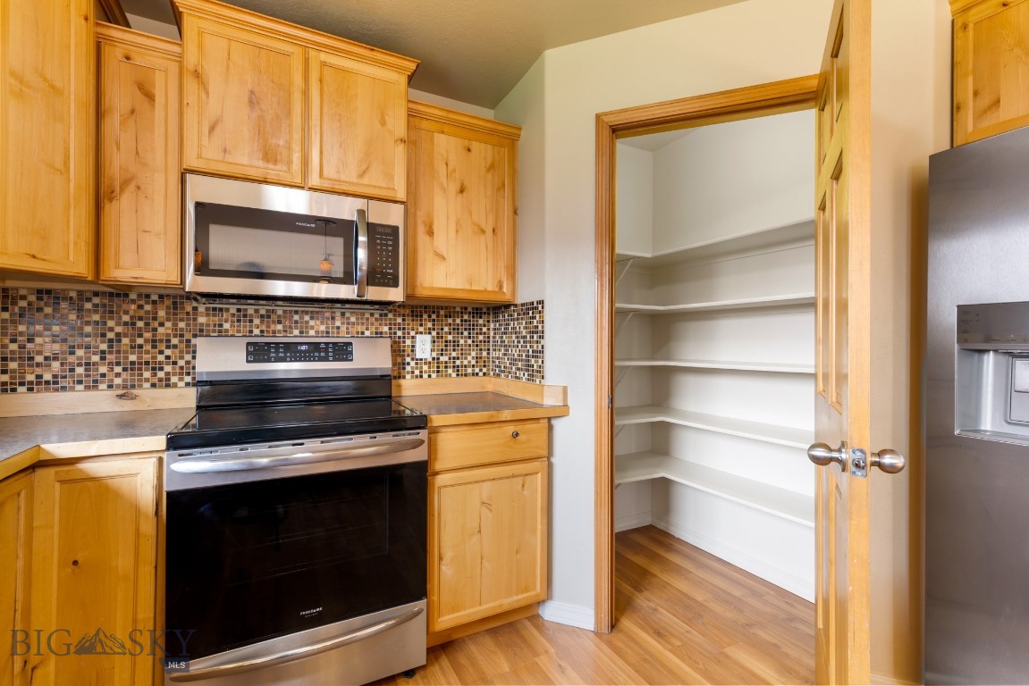 Belgrade, Montana 59714, United States, 3 Bedrooms Bedrooms, ,3 BathroomsBathrooms,Residential,Pending,208539