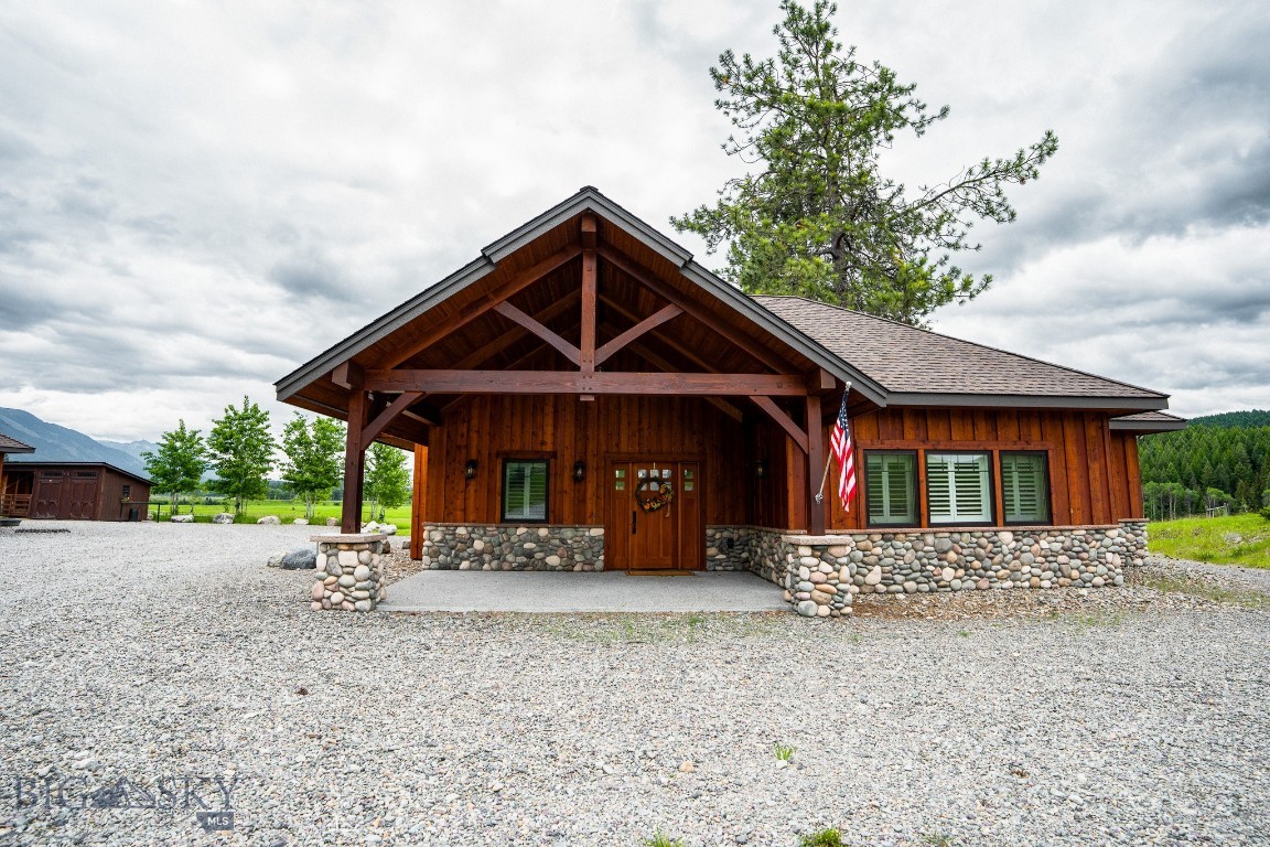 950 Eagle Lake Loop