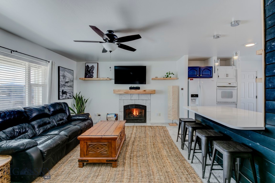 305 Lathrop Street W