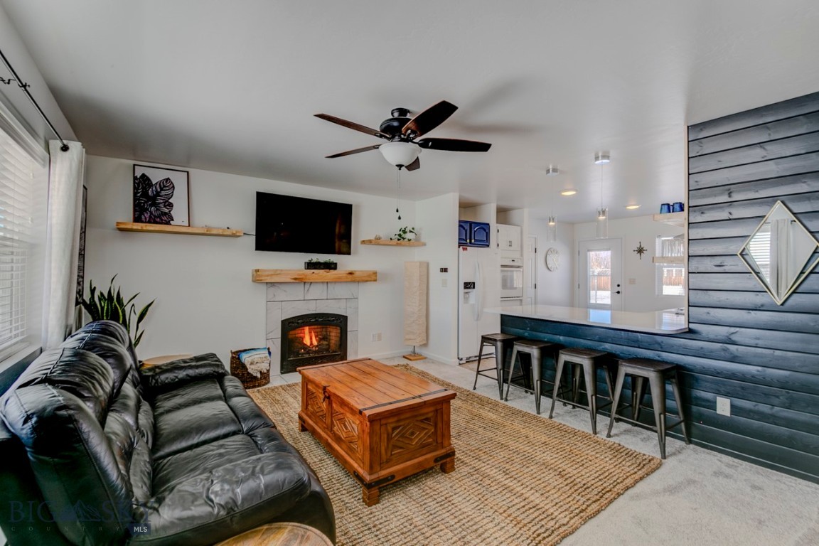 305 Lathrop Street W