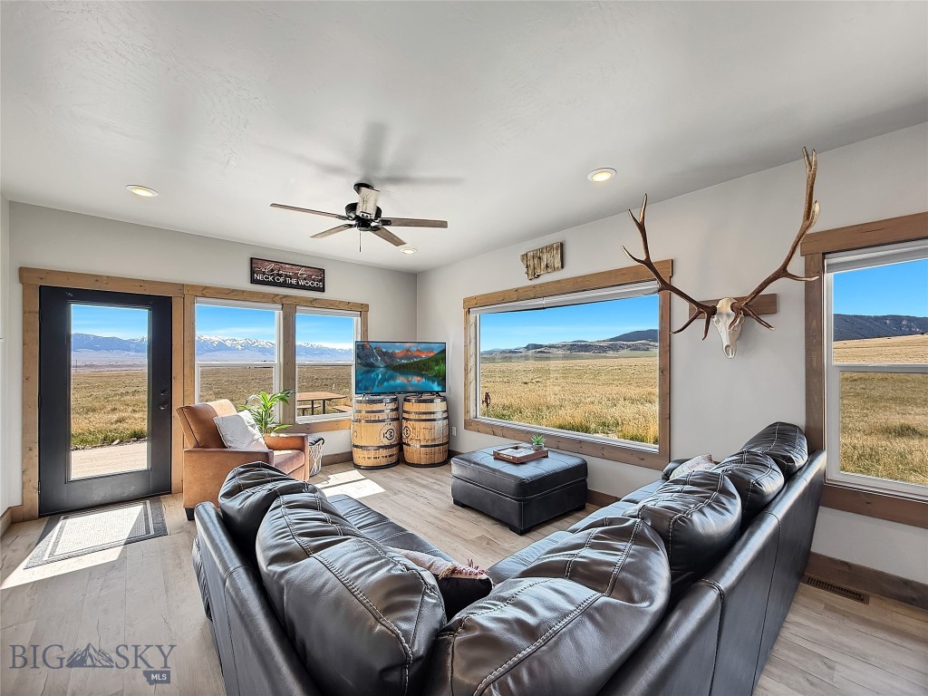 Shining Mountain Unit I - Residential