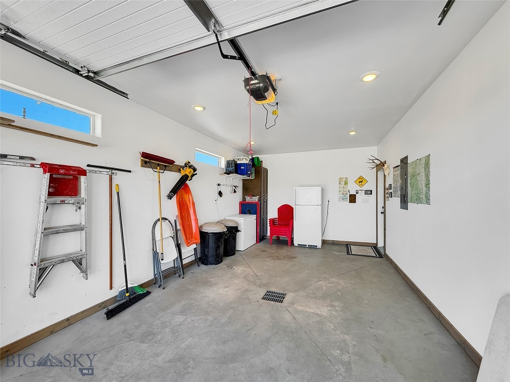 Shining Mountain Unit I - Residential