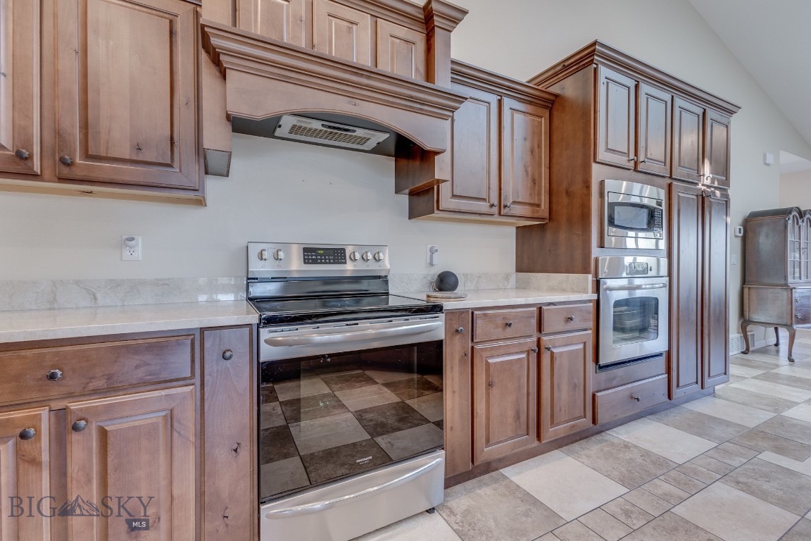 7623 N Leopard Avenue