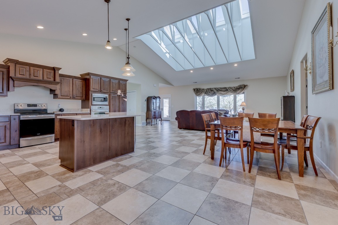 7623 N Leopard Avenue