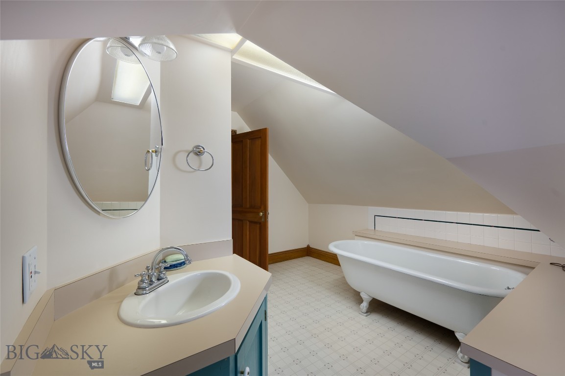 Helena, Montana 59601, United States, 4 Bedrooms Bedrooms, ,3 BathroomsBathrooms,Residential,Active,21640