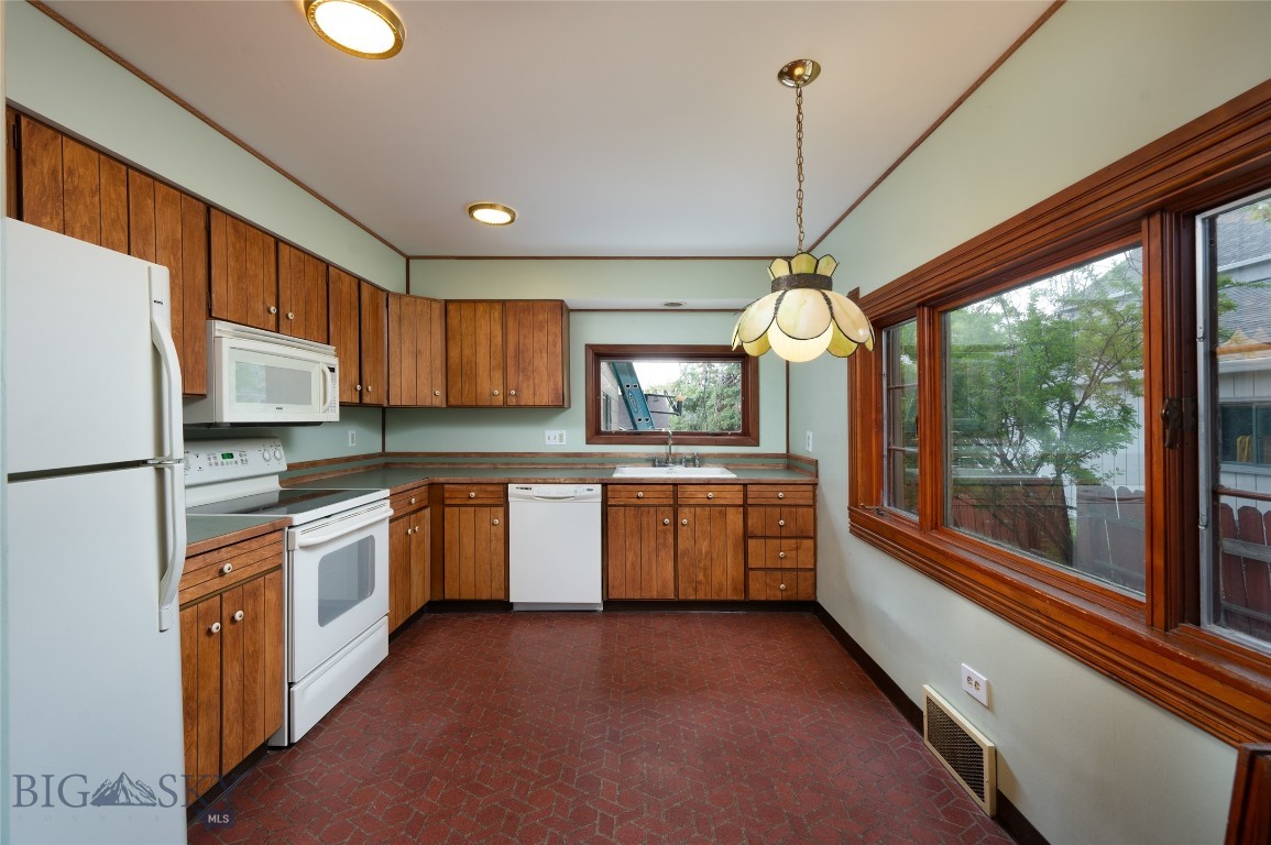 Helena, Montana 59601, United States, 4 Bedrooms Bedrooms, ,3 BathroomsBathrooms,Residential,Active,21640