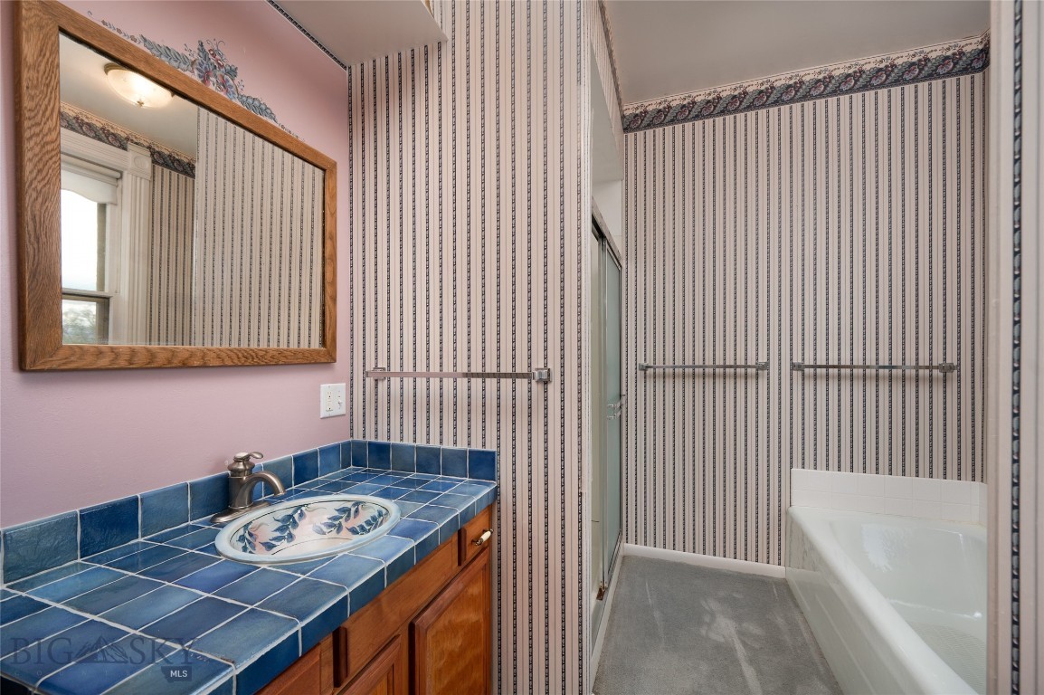 Helena, Montana 59601, United States, 4 Bedrooms Bedrooms, ,3 BathroomsBathrooms,Residential,Active,21640