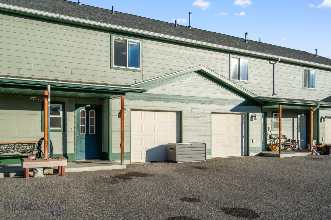 Emerald Park Condos - Residential