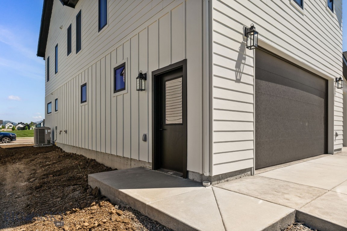 Bozeman, Montana 59718, United States, 4 Bedrooms Bedrooms, ,3 BathroomsBathrooms,Residential,Contingent,143024