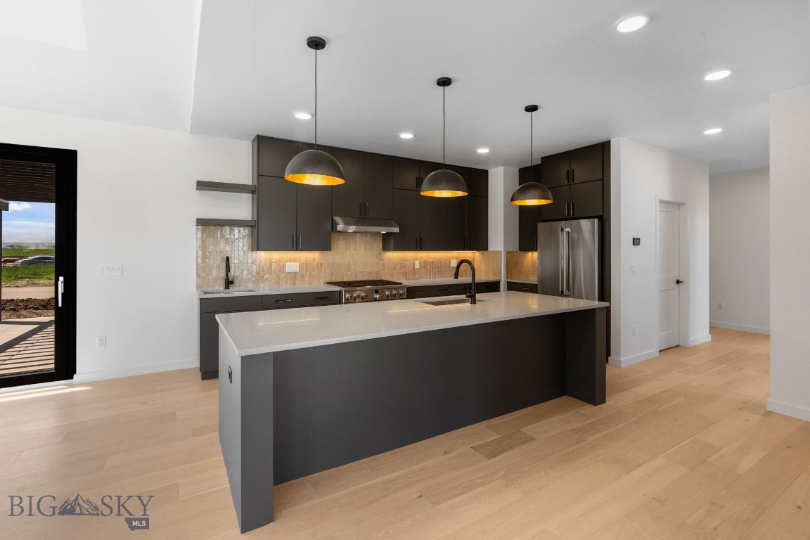 Bozeman, Montana 59718, United States, 4 Bedrooms Bedrooms, ,3 BathroomsBathrooms,Residential,Contingent,143024