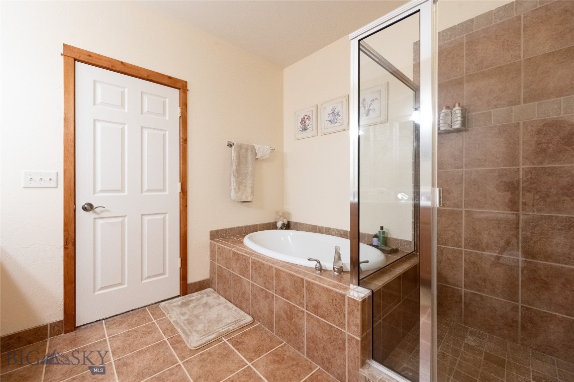 Lessley Estates Condo - Residential