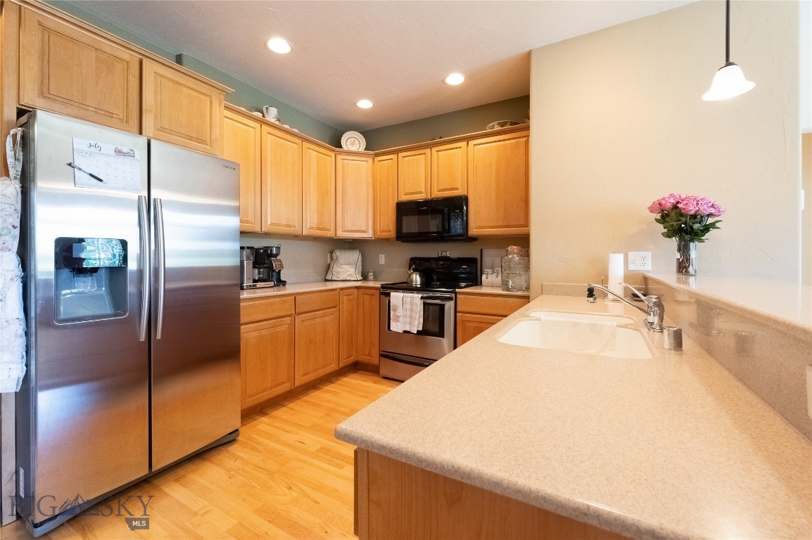 Lessley Estates Condo - Residential