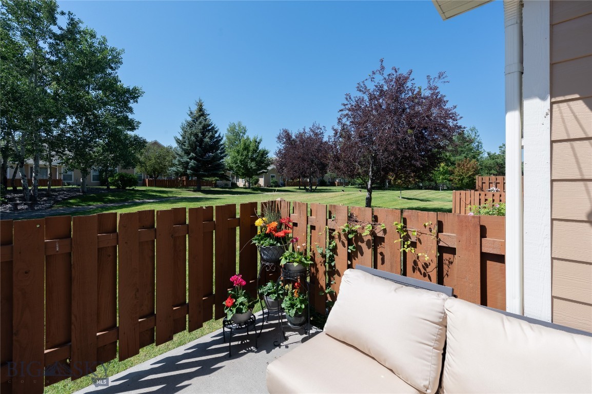 Lessley Estates Condo - Residential