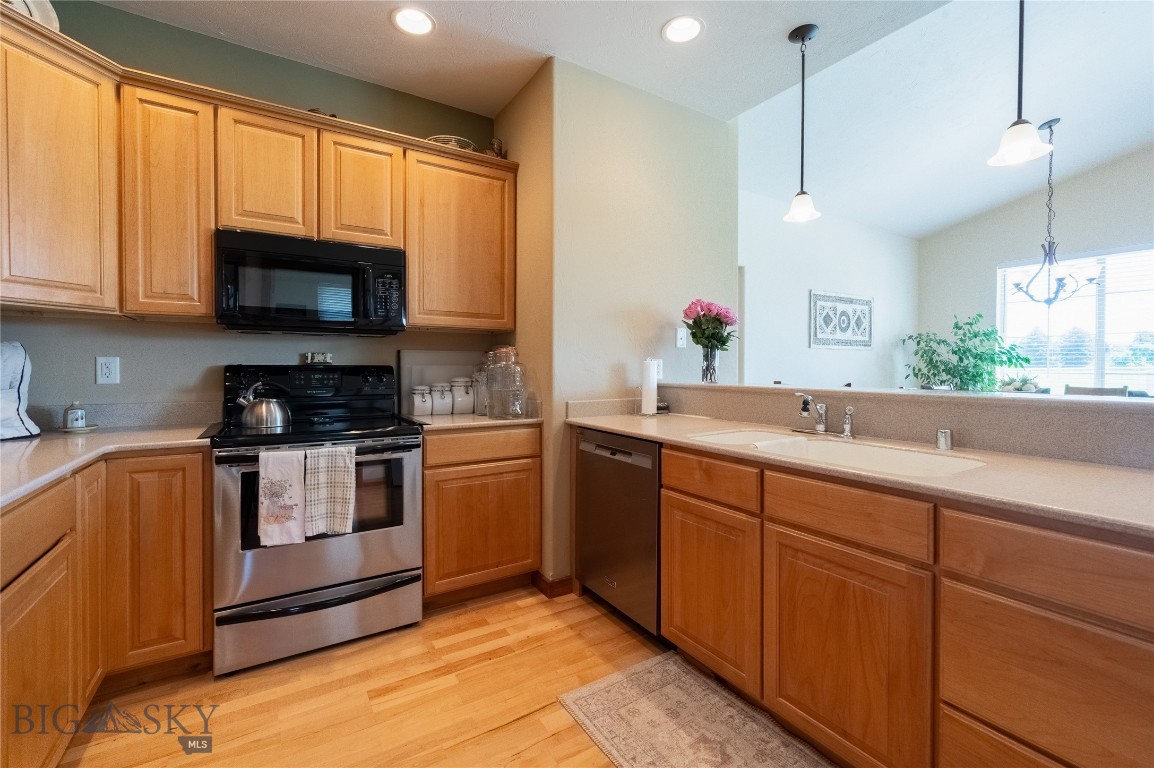 Lessley Estates Condo - Residential