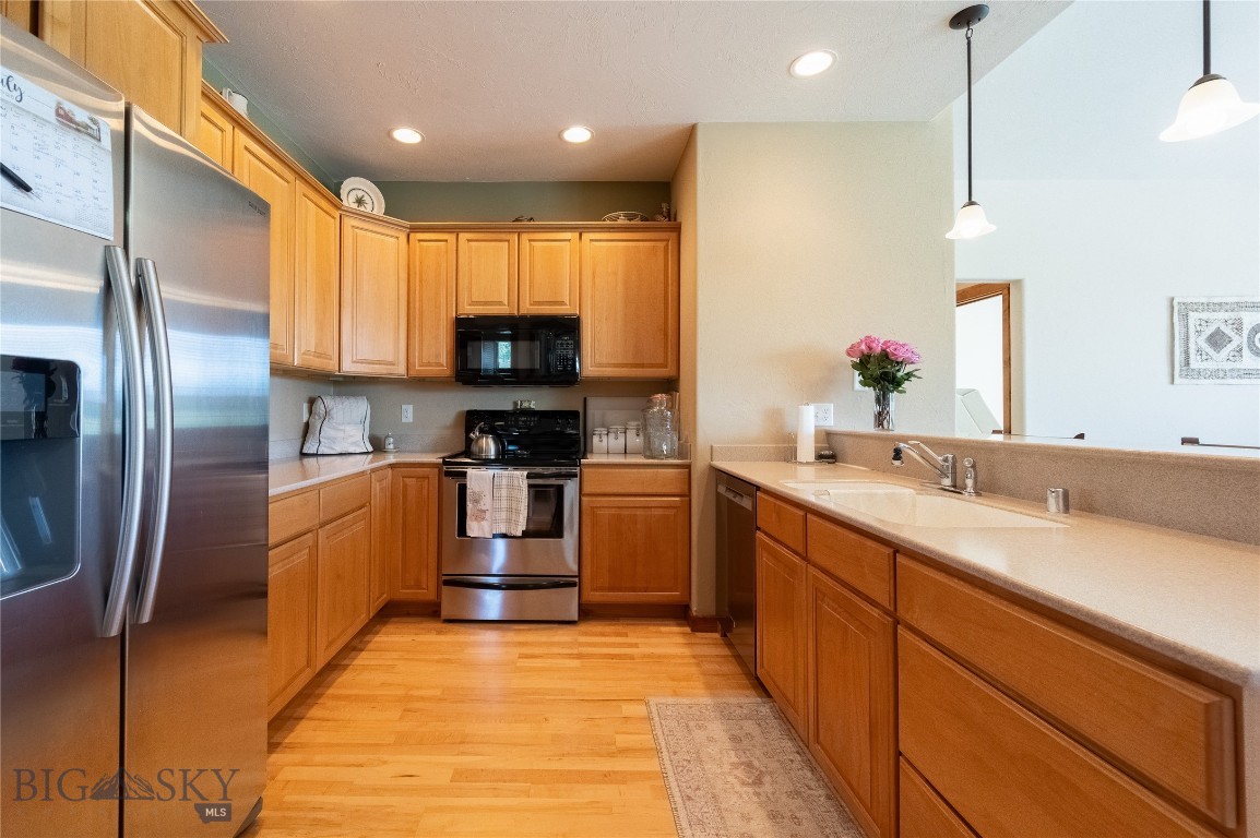 Lessley Estates Condo - Residential