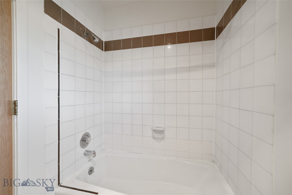 Two Creek Condo - Residential