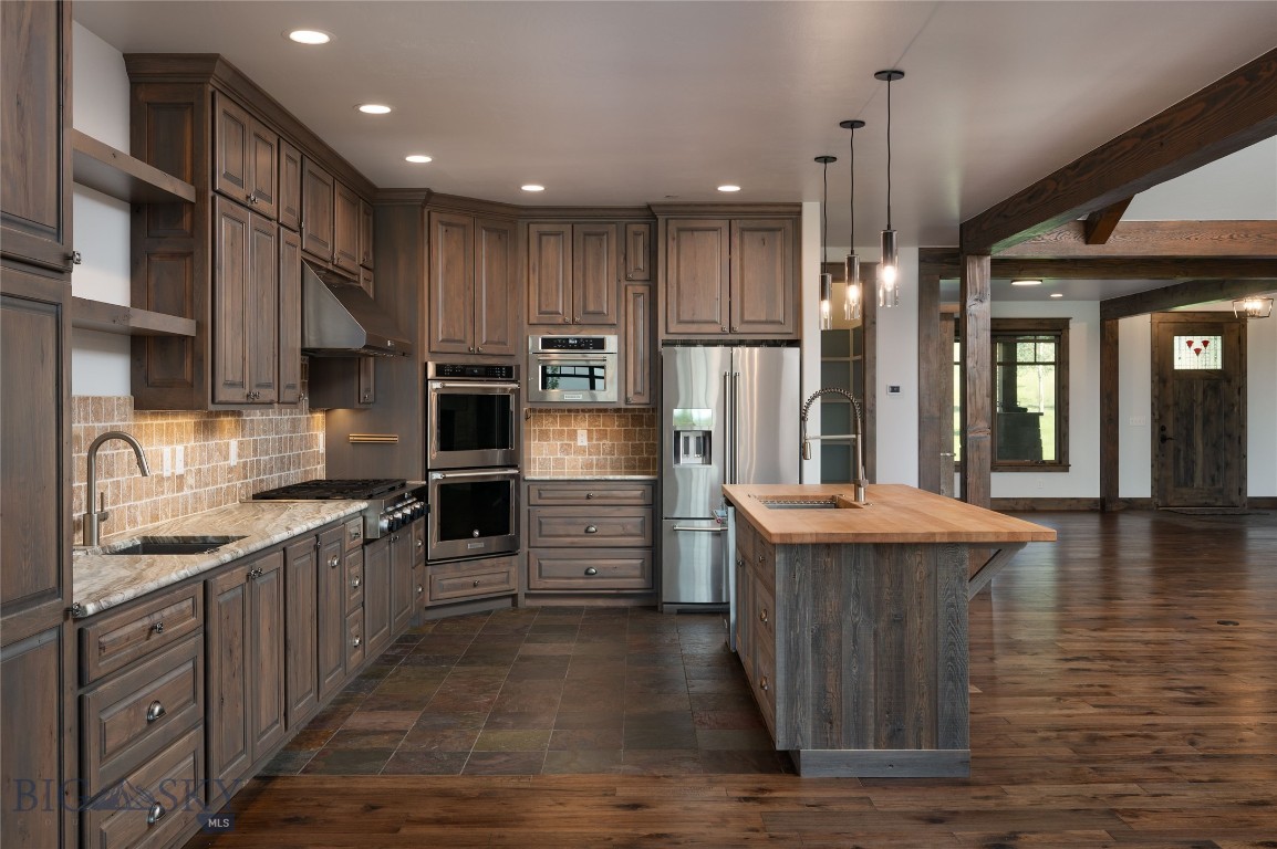 Bozeman, Montana 59718, United States, 3 Bedrooms Bedrooms, ,4 BathroomsBathrooms,Residential,Active,164420