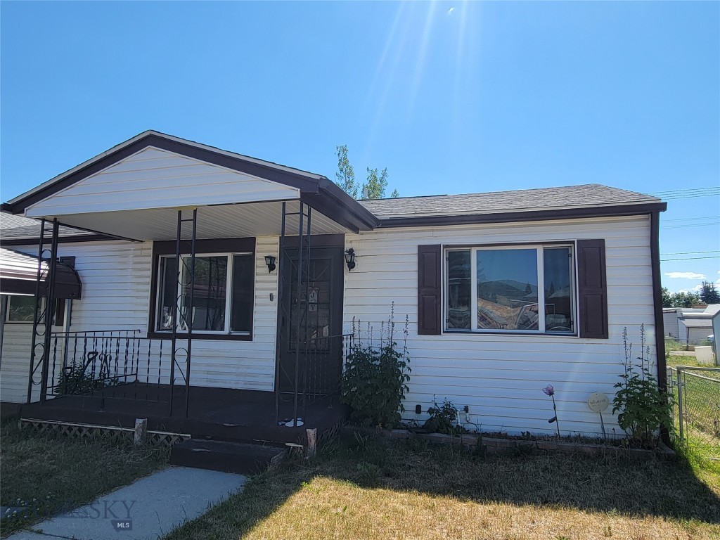 Butte, Montana 59701, United States, 2 Bedrooms Bedrooms, ,1 BathroomBathrooms,Residential,Pending,52872