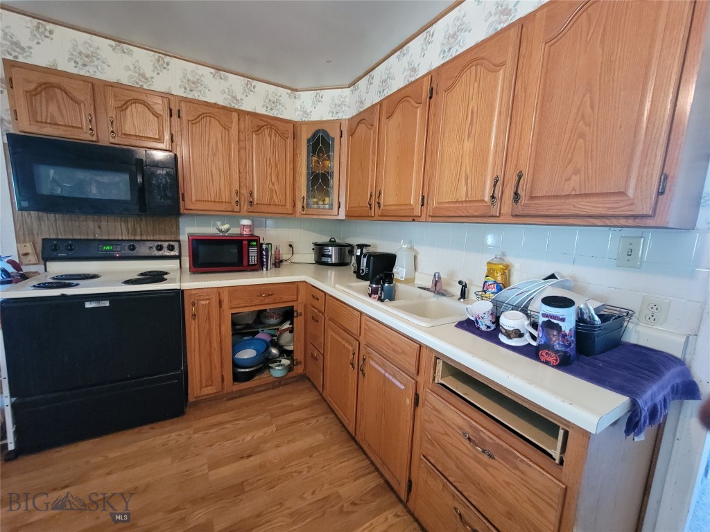 Butte, Montana 59701, United States, 2 Bedrooms Bedrooms, ,1 BathroomBathrooms,Residential,Pending,52872