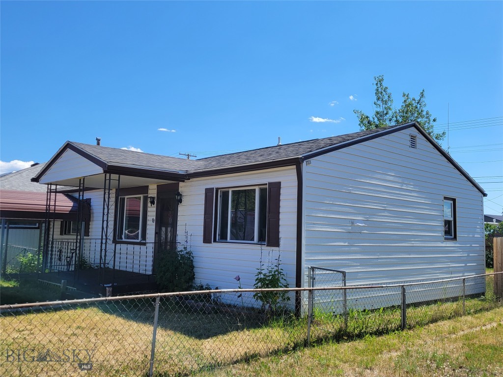 Butte, Montana 59701, United States, 2 Bedrooms Bedrooms, ,1 BathroomBathrooms,Residential,Pending,52872