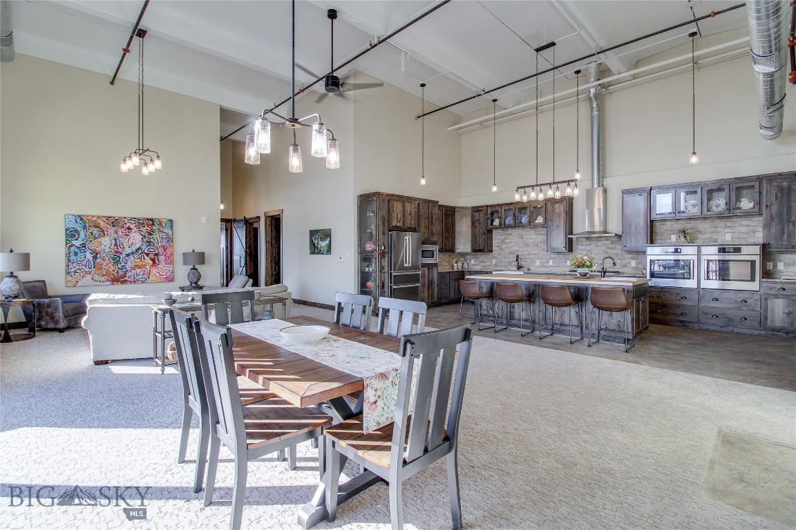 1363 Montana Avenue 301