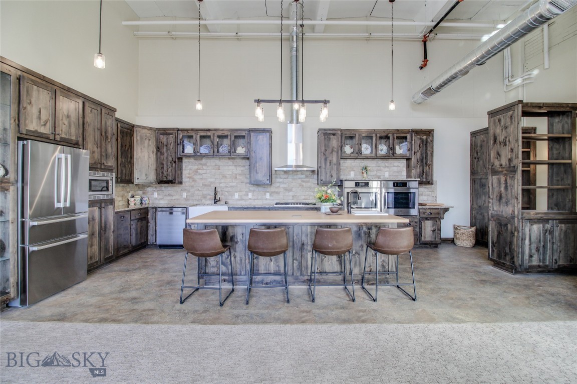 1363 Montana Avenue 301