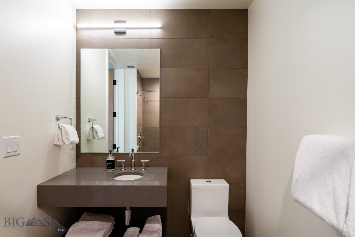 LakeLodge Residences - Residential