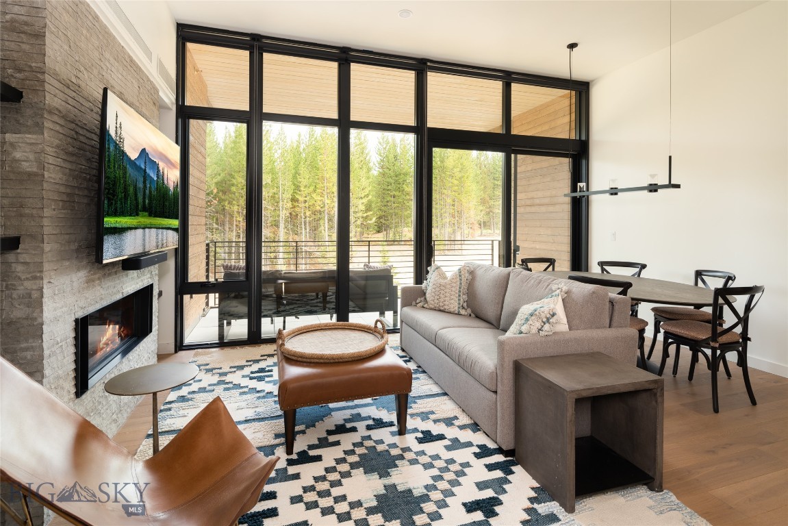4 Boathouse Way R4/221